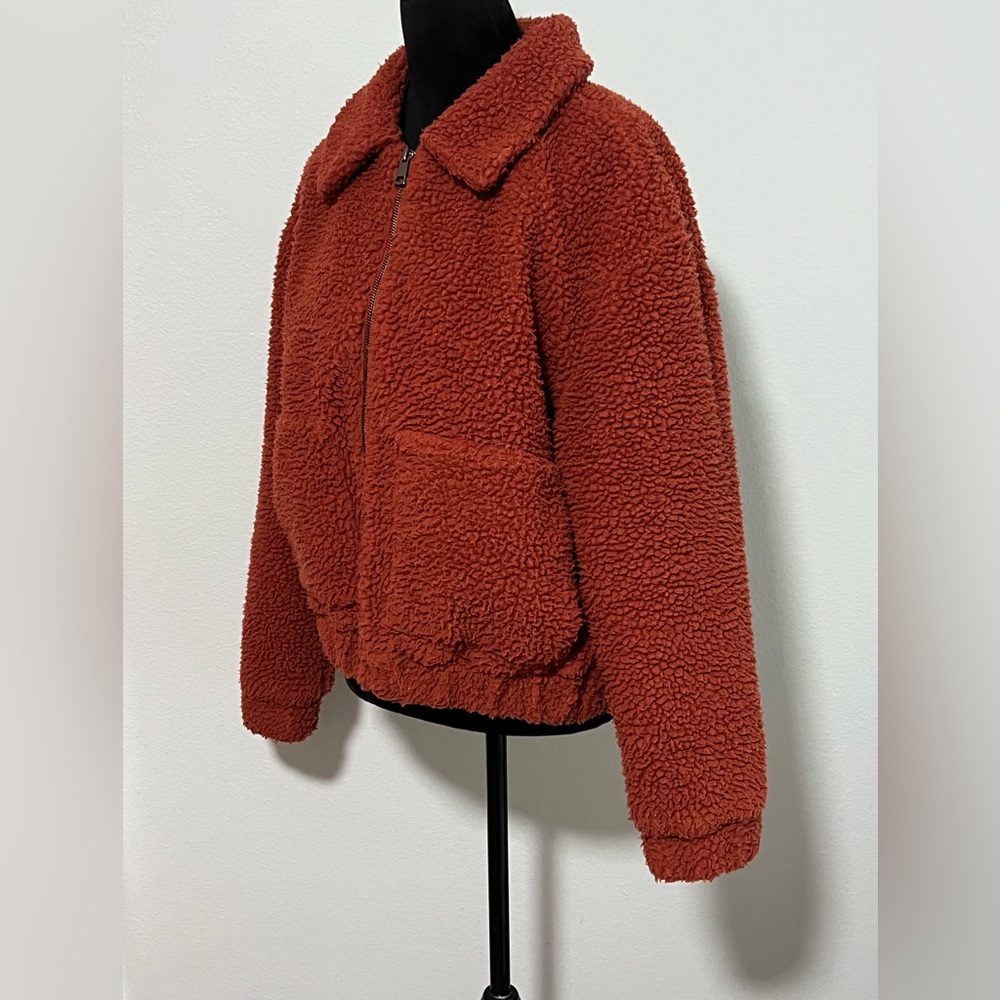 BAGATELLE NYC Rust Teddy Faux Fur Zip Front Jacket - L - Picture 2 of 6